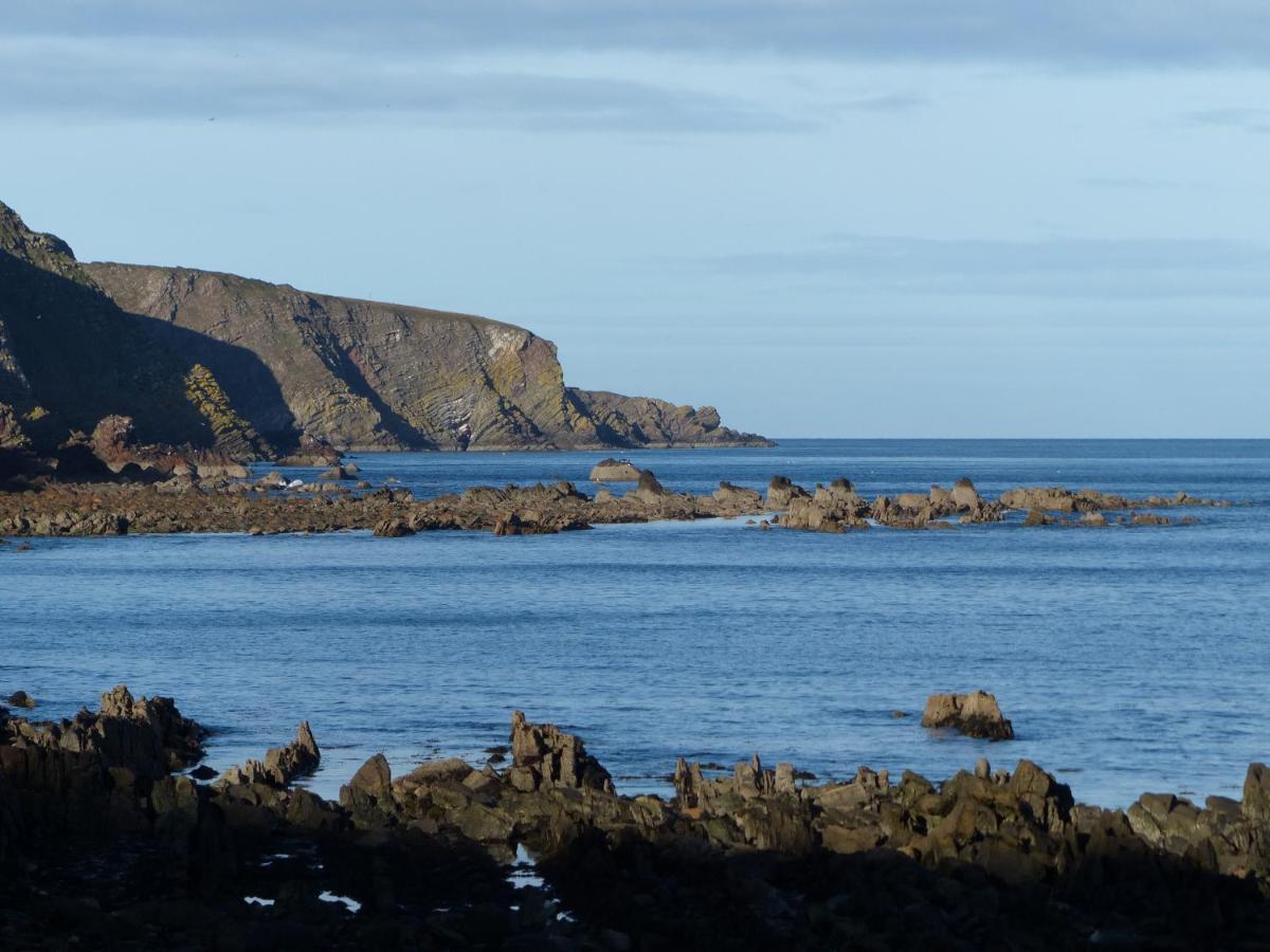 Relax In A 1 Bedroom Apartment Near A Country Pub Eyemouth Eksteriør billede