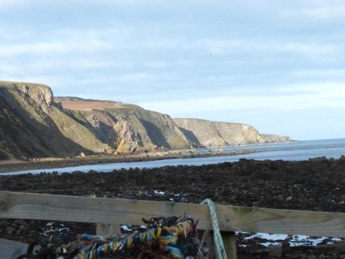 Relax In A 1 Bedroom Apartment Near A Country Pub Eyemouth Eksteriør billede